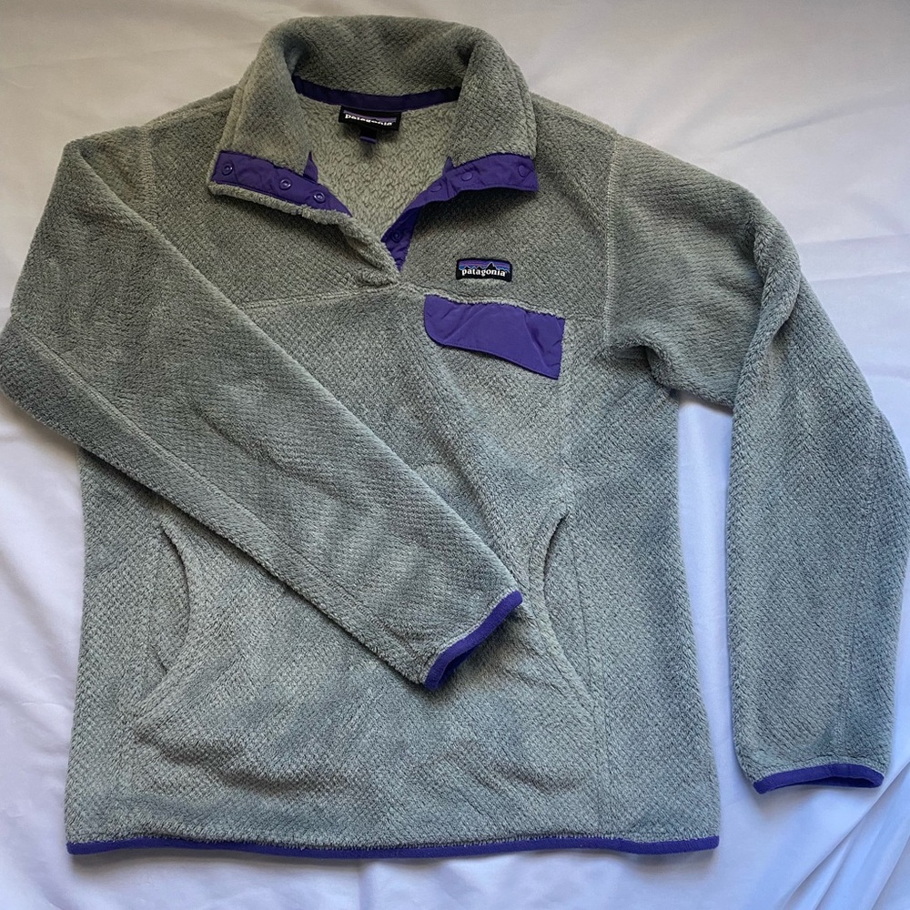 Grey Patagonia Snap Fleece Pullover. Size Medium.